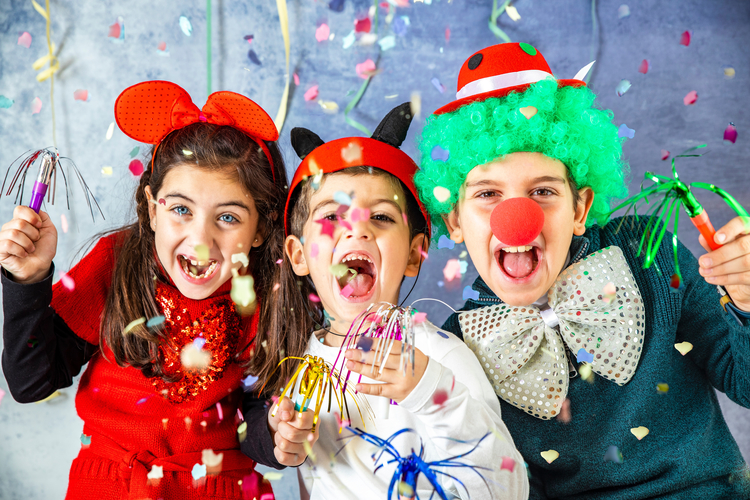 Kinderkostüme zu Halloween: echt gruselig, aber auch „echte“ Farben?